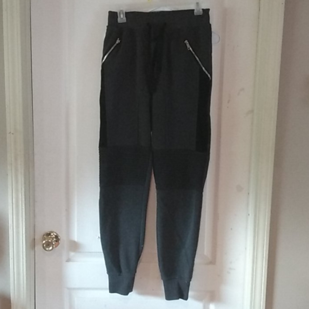 Detailed sweatpants